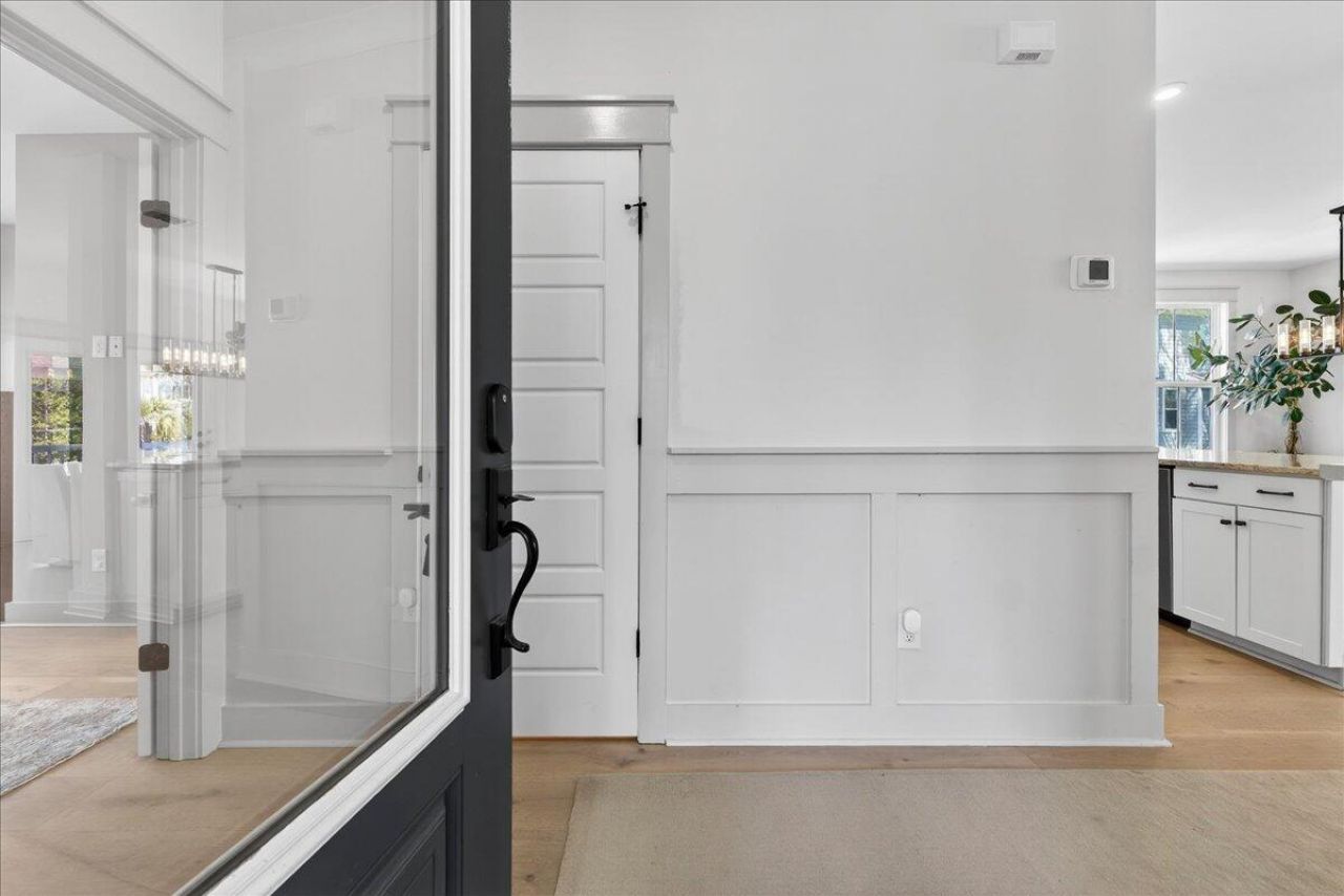 1506 N Lakeshore Drive Photo 4