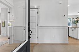 1506 N Lakeshore Drive photo 4