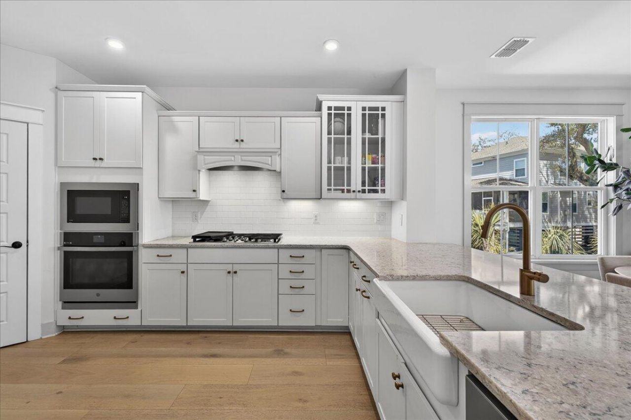 1506 N Lakeshore Drive Photo 8