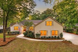 303 Ayers Circle photo 4