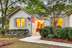 303 Ayers Circle photo 4