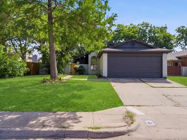 6816 Fire Hill Drive, Fort Worth, TX 76137