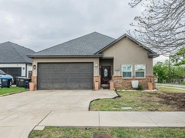 5900 Houghton Avenue, Fort Worth, TX 76107