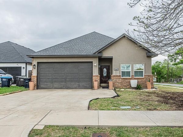 5900 Houghton Avenue, Fort Worth, TX 76107