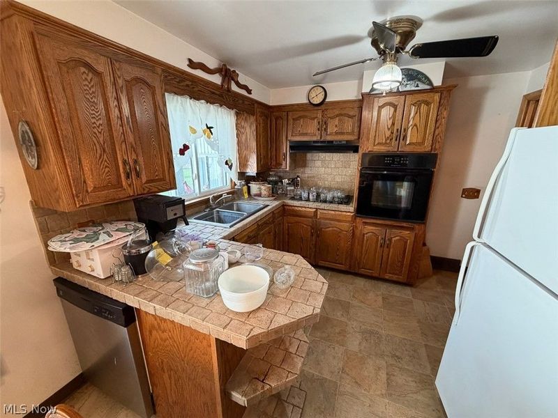 239 Fairview Street, Louisville, OH 44641 Photo 13