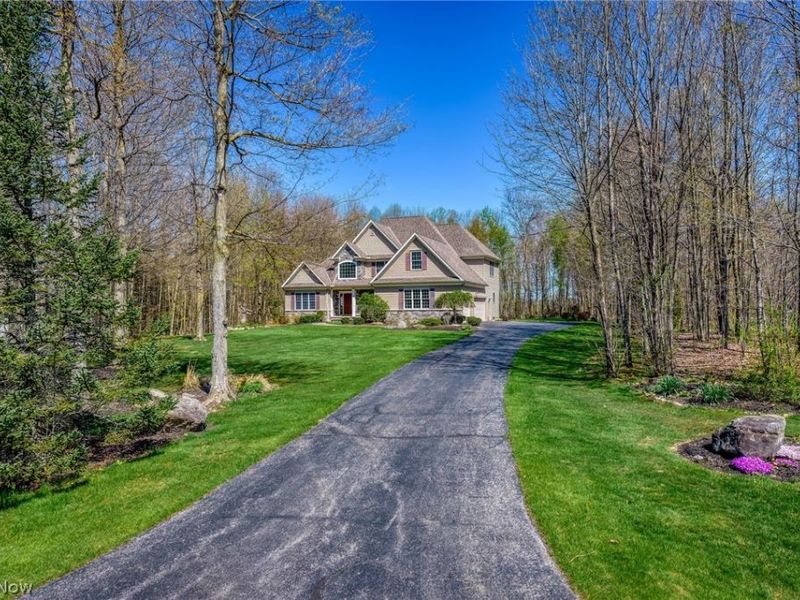 11810 Edinboro Lane, Chagrin Falls, OH 44023 Photo 2
