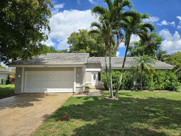 3921 NW 114th Avenue, Coral Springs, FL 33065