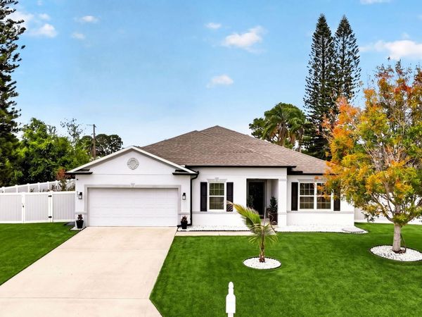 491 SE Lancaster Avenue, Port St. Lucie, FL 34984