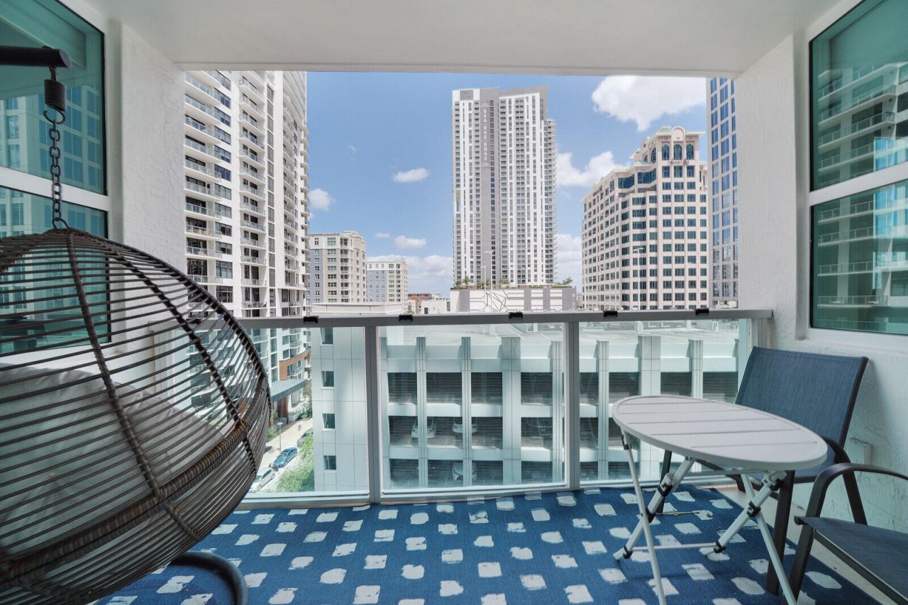 350 SE 2nd Street, Unit 860, Fort Lauderdale, FL 33301 Photo