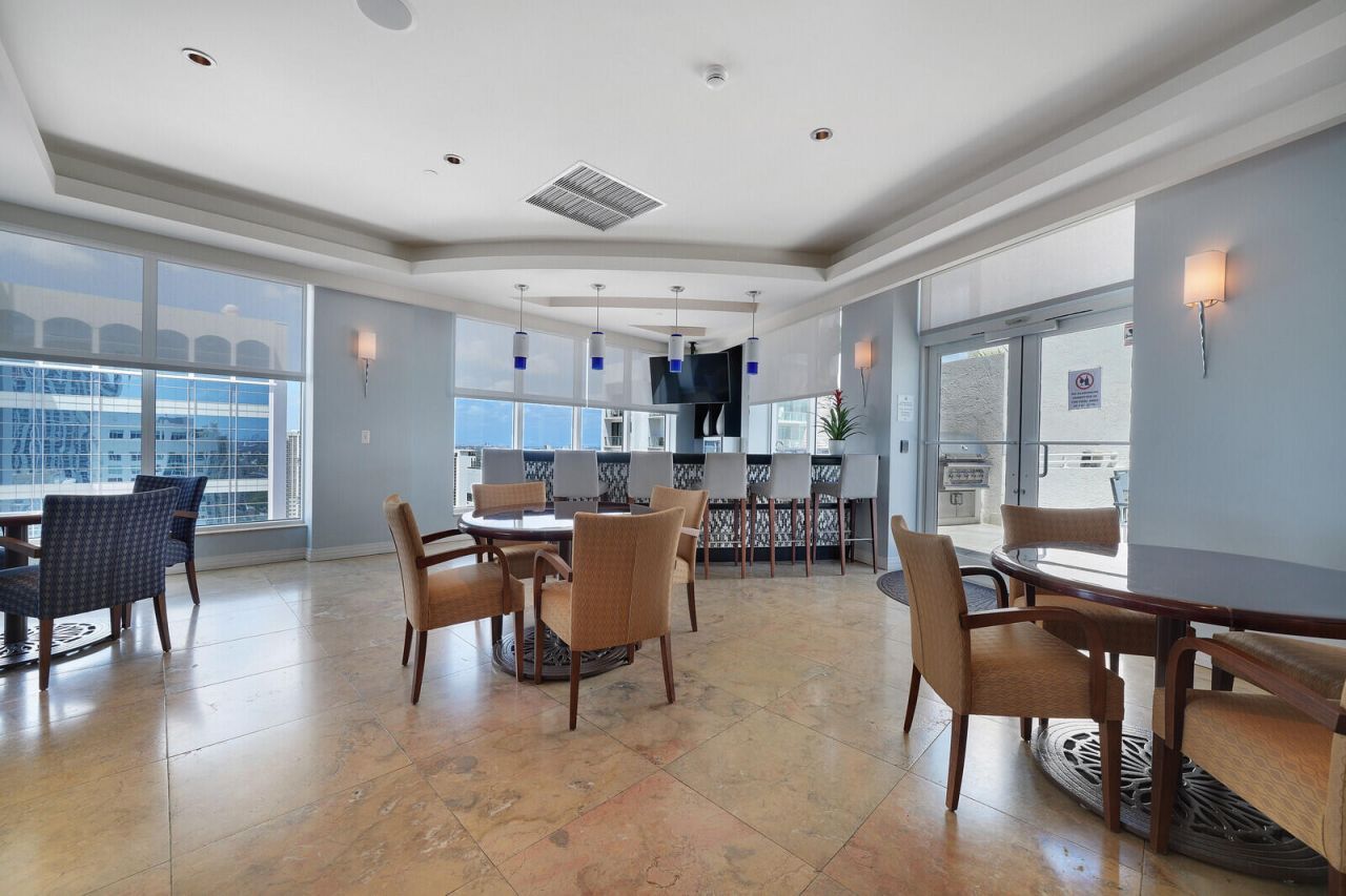 350 SE 2nd Street, Unit 860, Fort Lauderdale, FL 33301 Photo