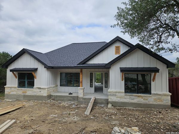 664 LUEHLFING DR, Canyon Lake, TX 78133