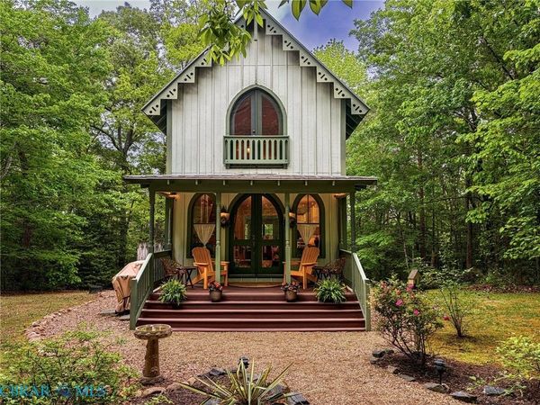 209 Broadway, Irvington, VA 22480
