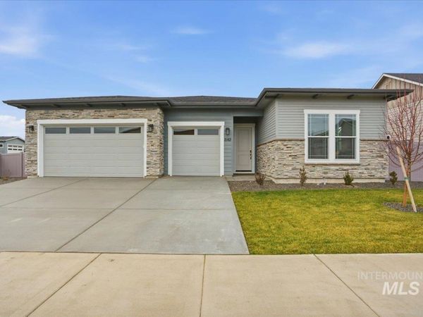 2163 N Kenora Ave, Star, ID 83669