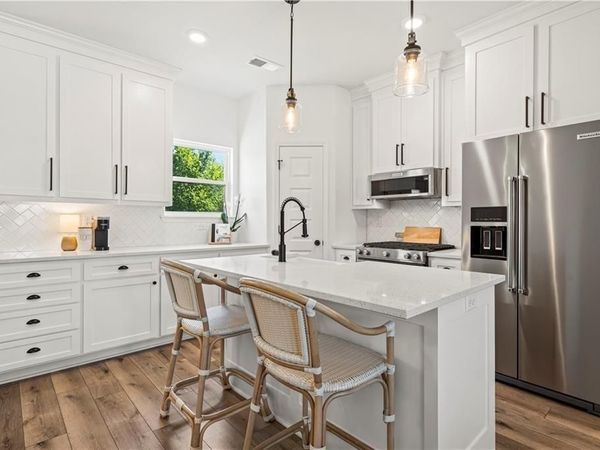 404 NE Ash Street, Oak Grove, MO 64075