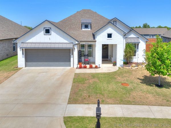 705 W 53rd Street , Sand Springs, OK 74063