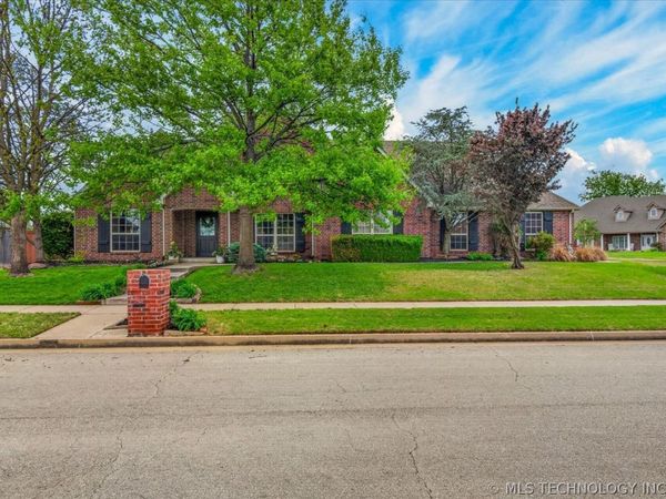 1208 Larkspur Drive , Bartlesville, OK 74006
