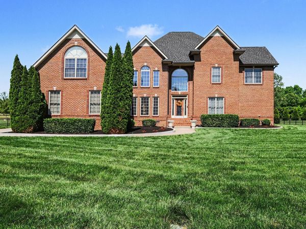 4147 Ironwood Dr, Greenbrier, TN 37073