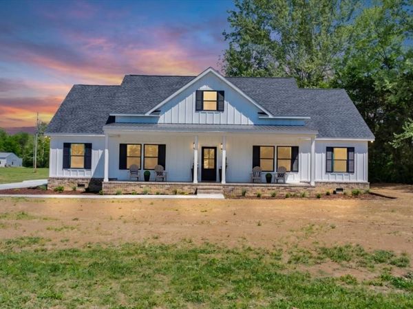 1736 Barker Rd , Columbia, TN 38401