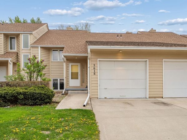5618 Linden Circle, Johnston, IA 50131