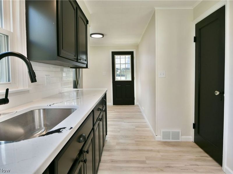 3384 Lakeside Drive, Mineral Ridge, OH 44440 Photo 11