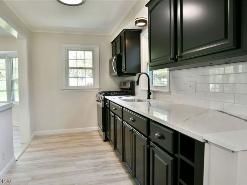 3384 Lakeside Drive, Mineral Ridge, OH 44440 Photo 12