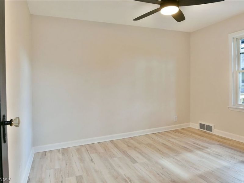 3384 Lakeside Drive, Mineral Ridge, OH 44440 Photo 17