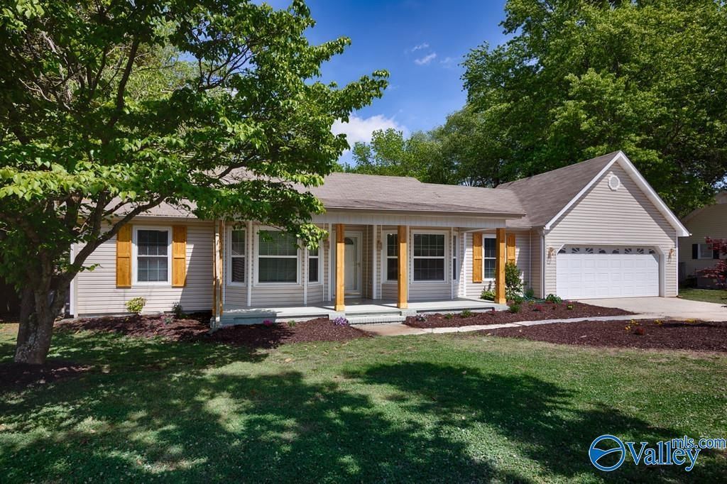 317 Big Oak Circle, Madison, AL 35758 Main Photo