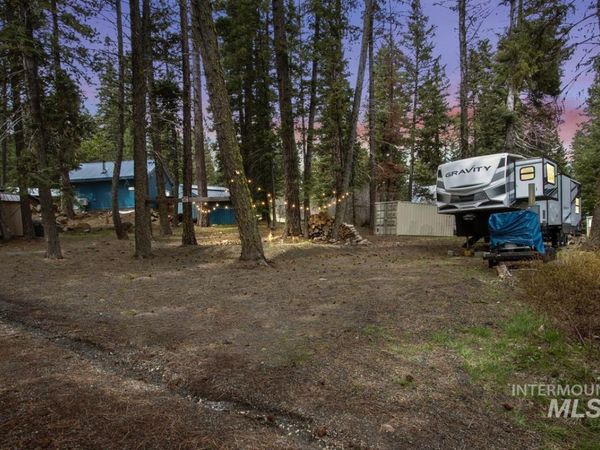 4 Victoria Way, Cascade, ID 83611