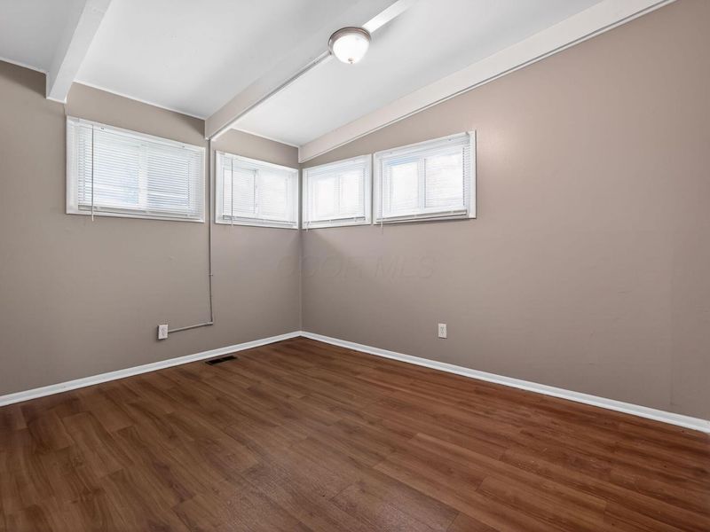 994 Sunbury Road , Columbus, OH 43219 Photo 10