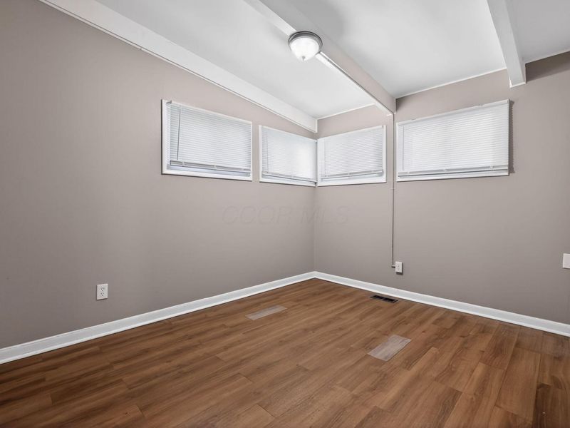 994 Sunbury Road , Columbus, OH 43219 Photo 11