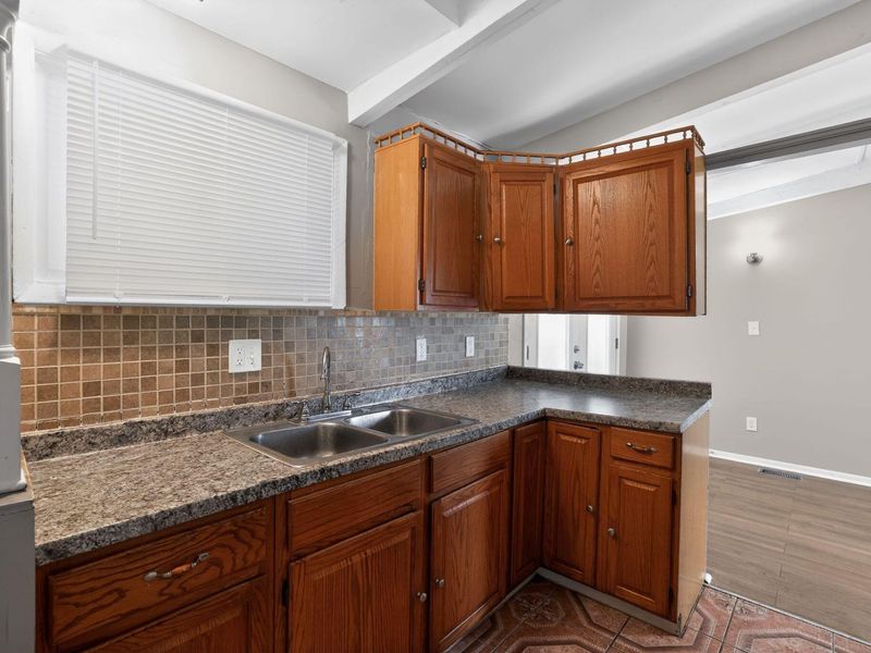 994 Sunbury Road , Columbus, OH 43219 Photo 16