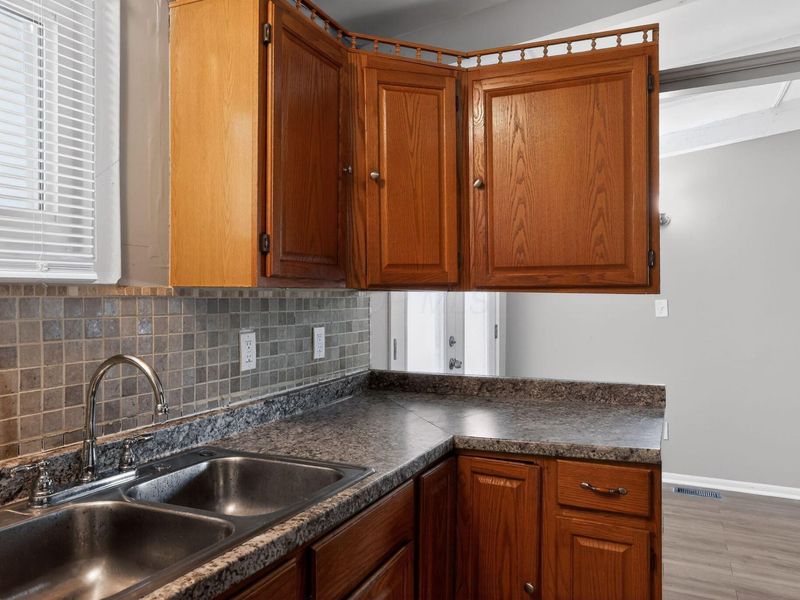 994 Sunbury Road , Columbus, OH 43219 Photo 18