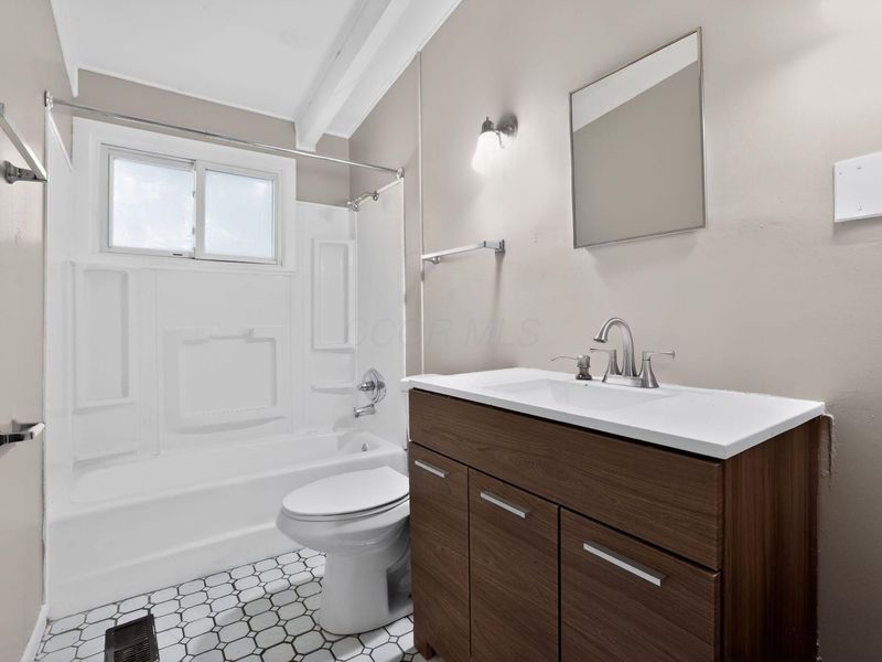 994 Sunbury Road , Columbus, OH 43219 Photo 23