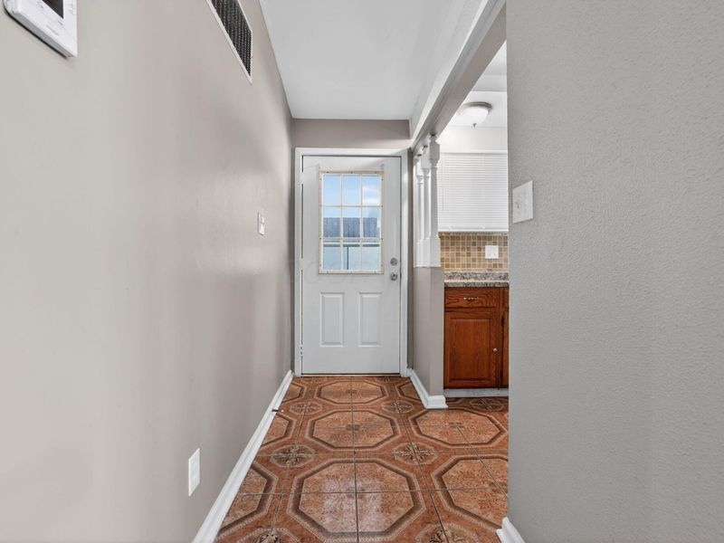 994 Sunbury Road , Columbus, OH 43219 Photo 7