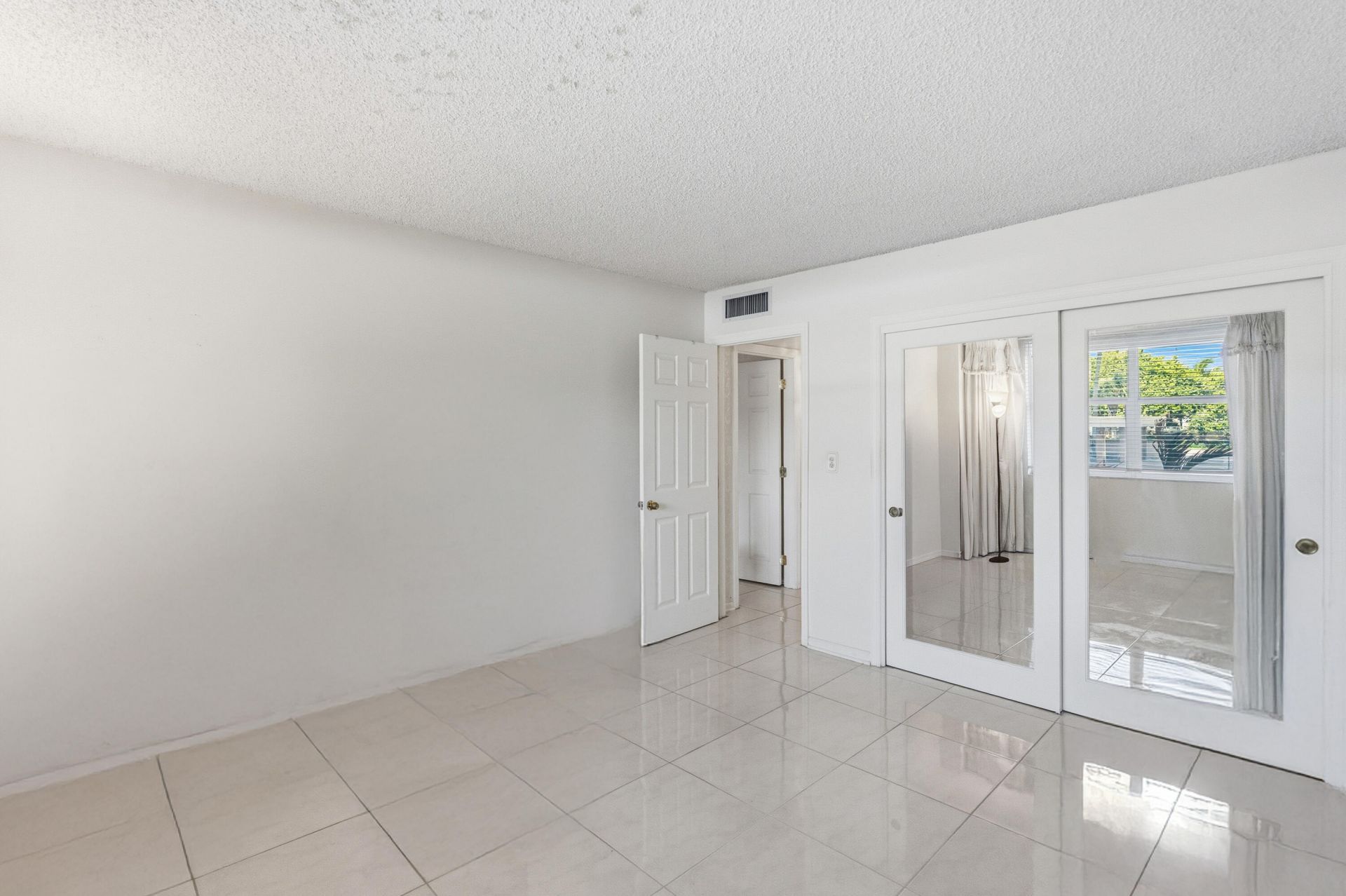 5200 N Ocean Boulevard, Unit 115a, Lauderdale by the Sea, FL 33308 Photo