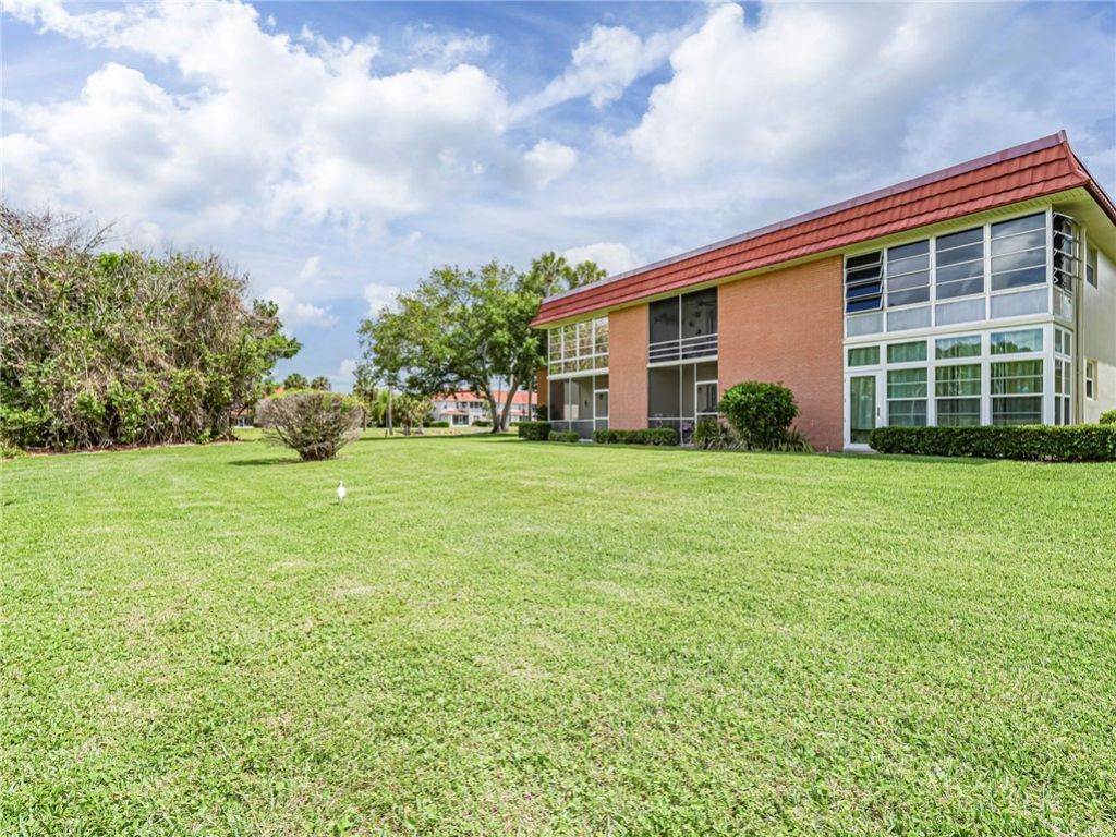 4 Vista Palm Lane, Unit 105, Vero Beach, FL 32962 Photo