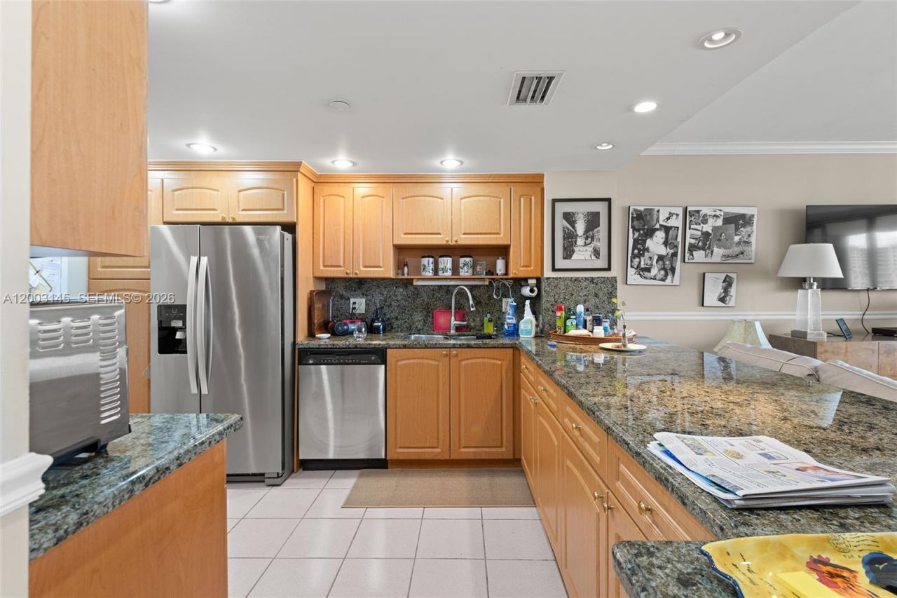 11113 Biscayne Blvd , Unit 1554, Miami, FL 33181 Photo