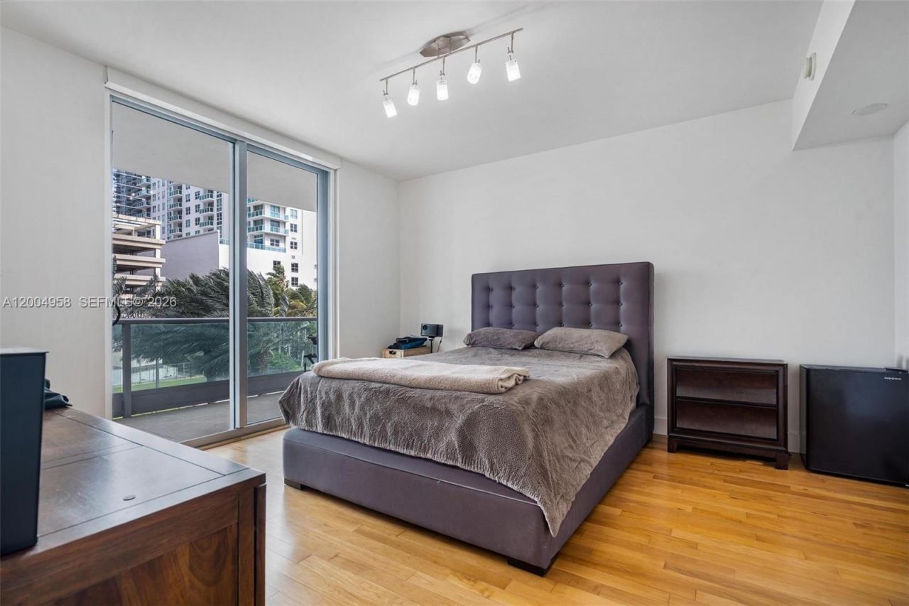 1331 Brickell Bay Dr, Unit 302, Miami, FL 33131 Photo