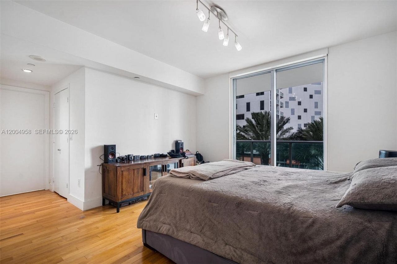 1331 Brickell Bay Dr, Unit 302, Miami, FL 33131 Photo
