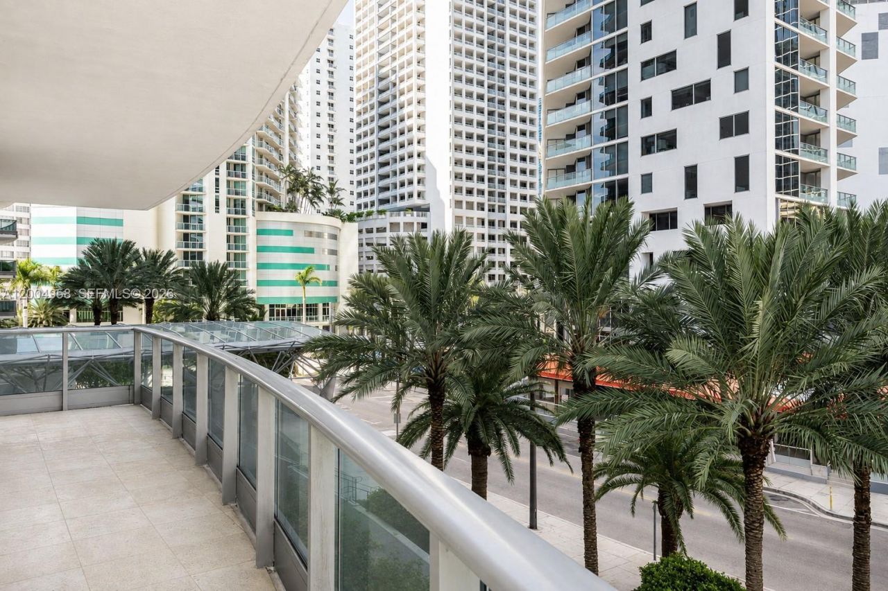 1331 Brickell Bay Dr, Unit 302, Miami, FL 33131 Photo