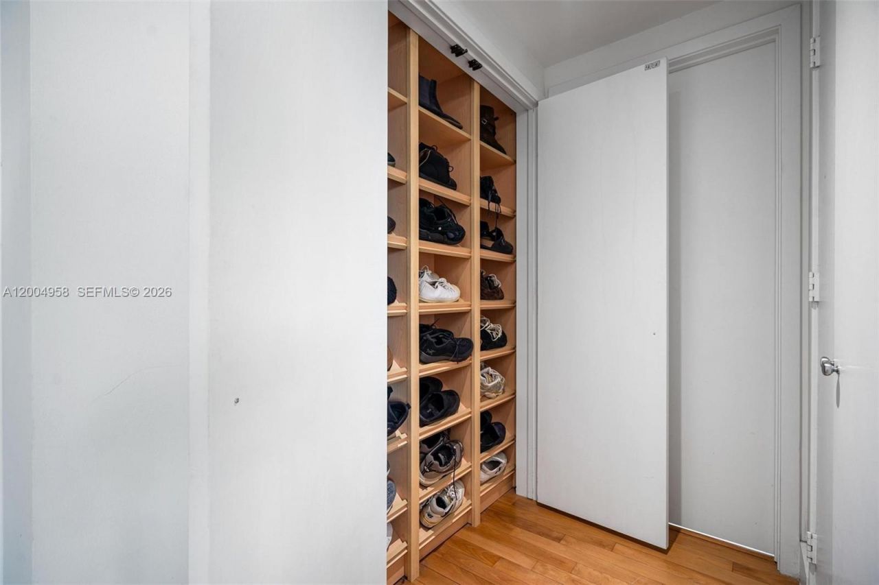 1331 Brickell Bay Dr , Unit 302, Miami, FL 33131 Photo