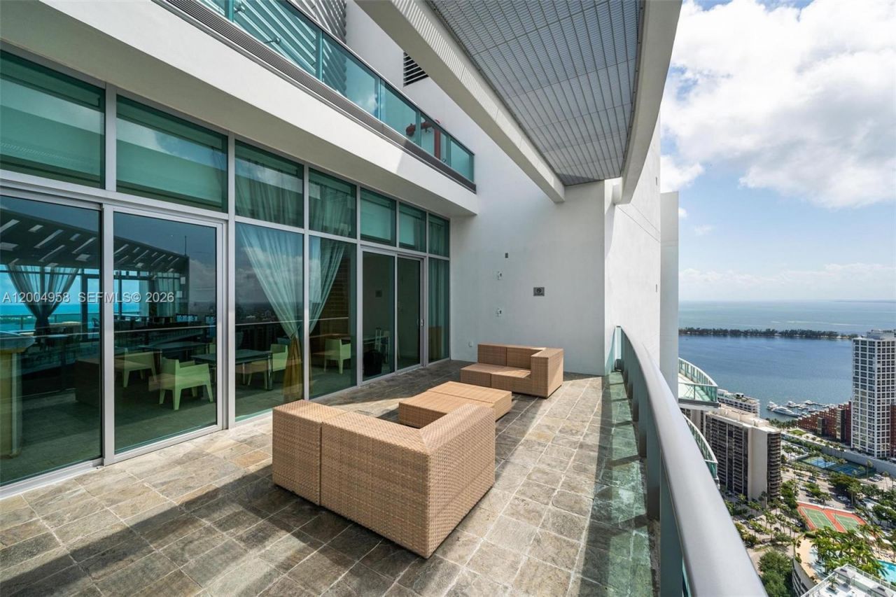1331 Brickell Bay Dr, Unit 302, Miami, FL 33131 Photo
