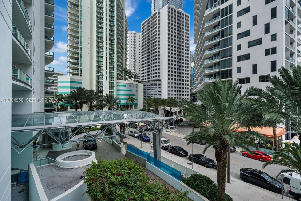 1331 Brickell Bay Dr, Unit 302, Miami, FL 33131 Photo