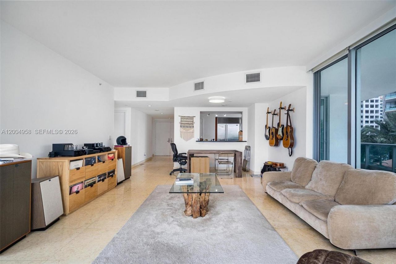 1331 Brickell Bay Dr, Unit 302, Miami, FL 33131 Photo