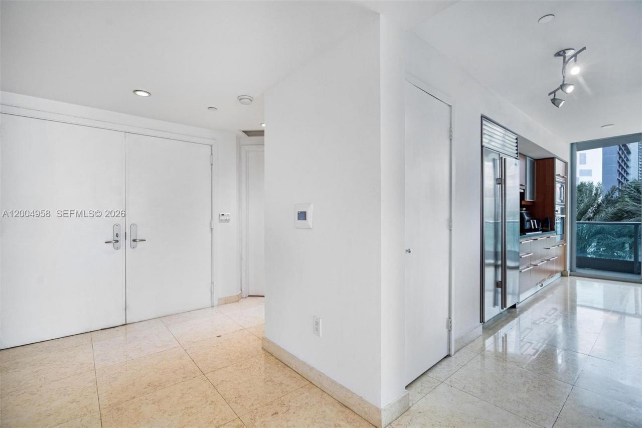 1331 Brickell Bay Dr, Unit 302, Miami, FL 33131 Photo