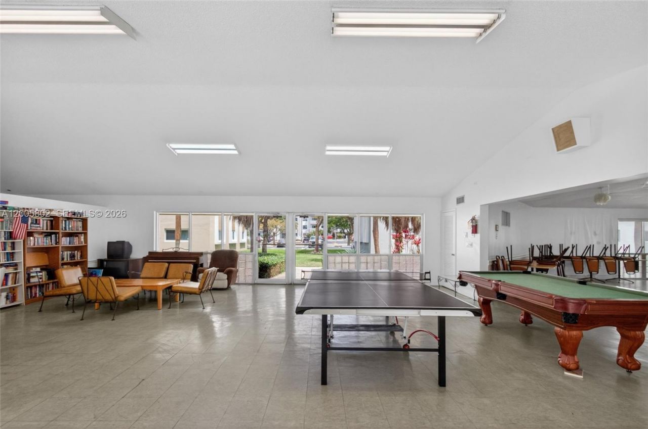 610 NE 12th Ave , Unit 602, Hallandale Beach, FL 33009 Photo
