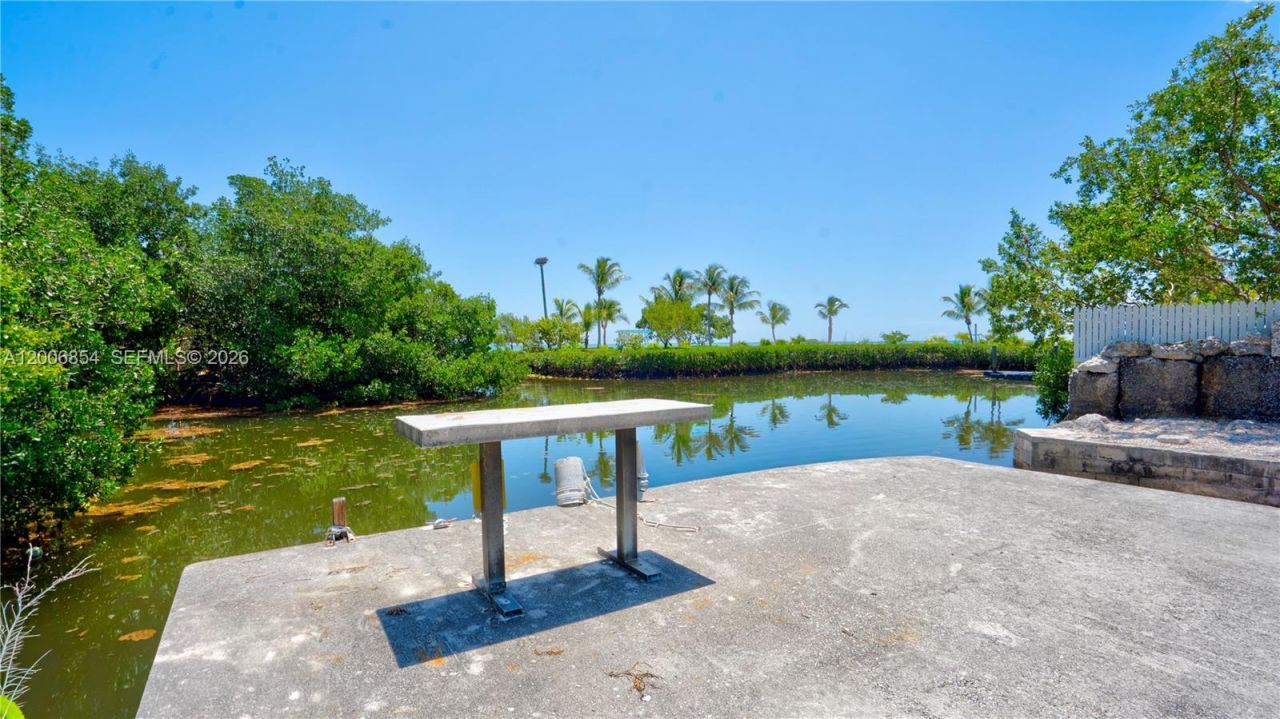 34 Atlantic Drive, Marathon, FL 33037 Photo