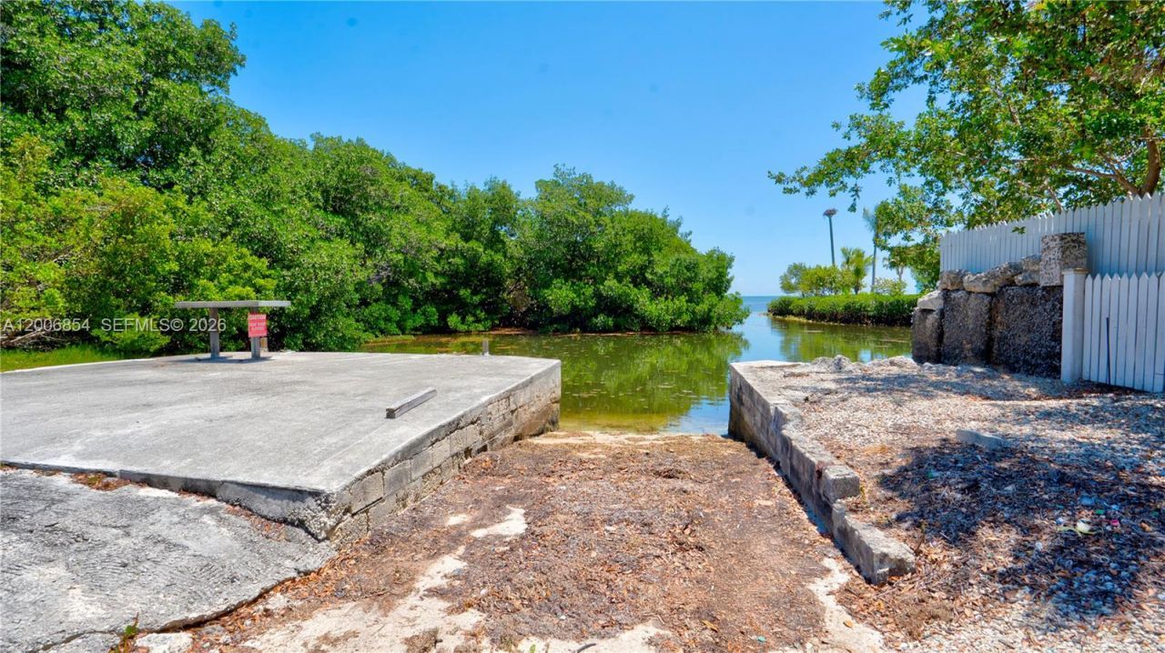 34 Atlantic Drive, Marathon, FL 33037 Photo
