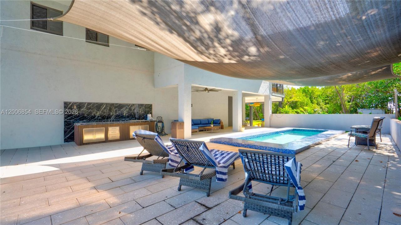 34 Atlantic Drive, Marathon, FL 33037 Photo