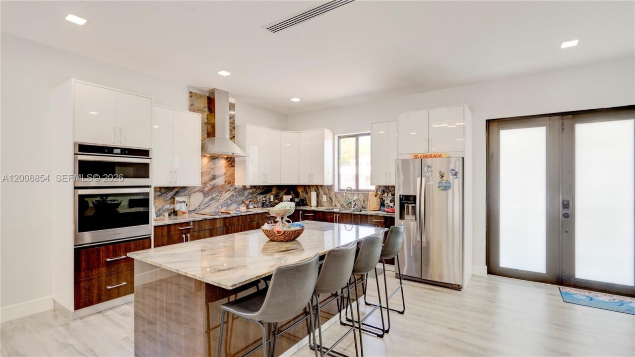 34 Atlantic Drive, Marathon, FL 33037 Photo